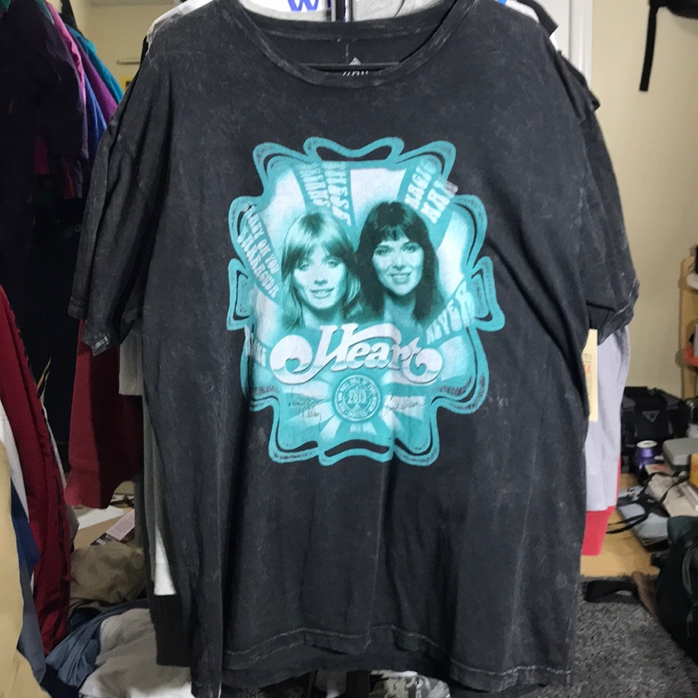 Heart rock n roll hall of fame tee
